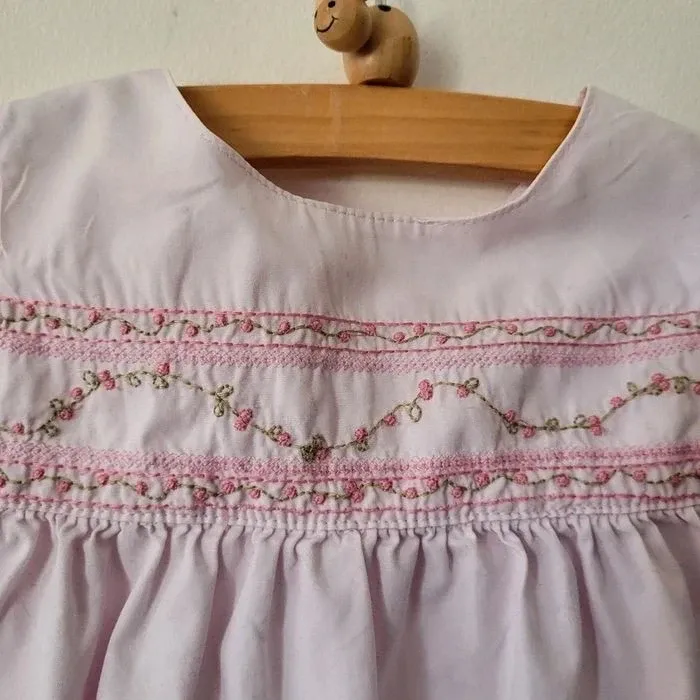 Bonpoint - robe en popeline rose avec smocks 6 mois - photo numéro 2