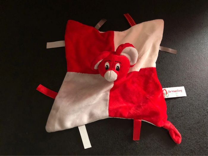 Doudou souris de voor zorg