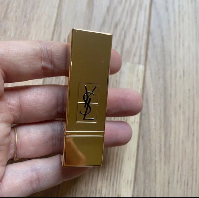 Petit rouge à lèvres Yves Saint Laurent - photo numéro 5