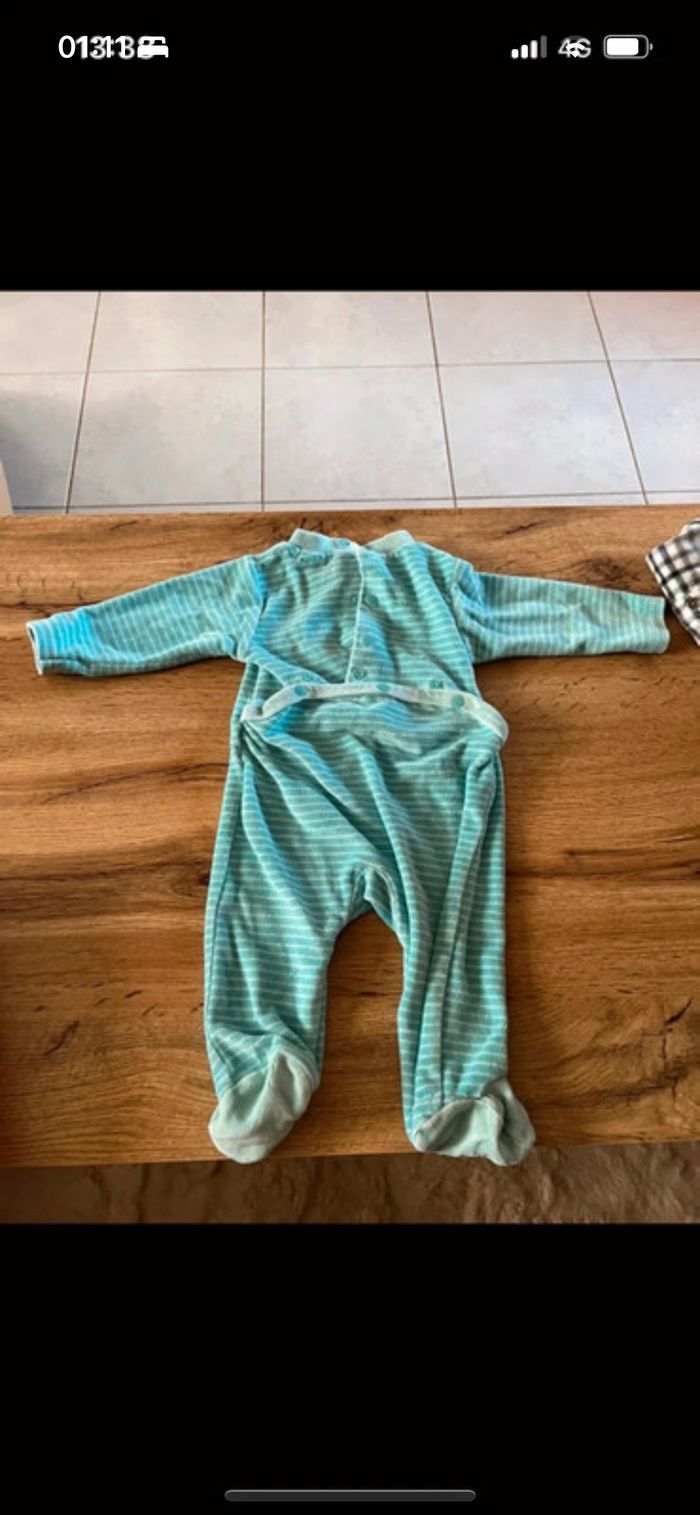 Lots de bodies 3 mois - photo numéro 2