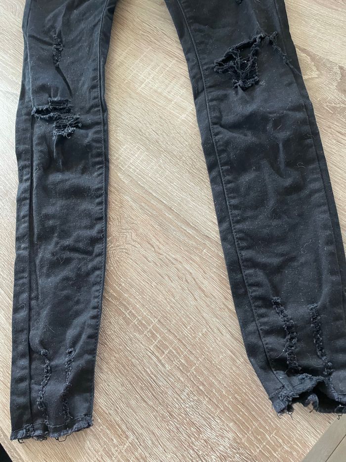 Pantalon noir troués taille XS - photo numéro 2