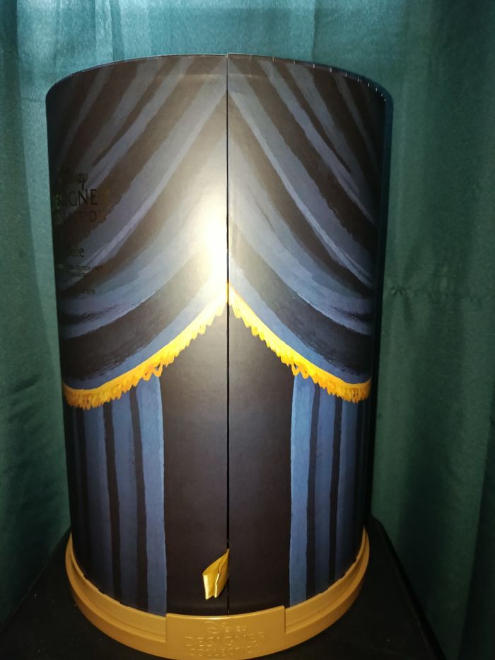 Poupée Disney édition limitée belle designer - photo numéro 4