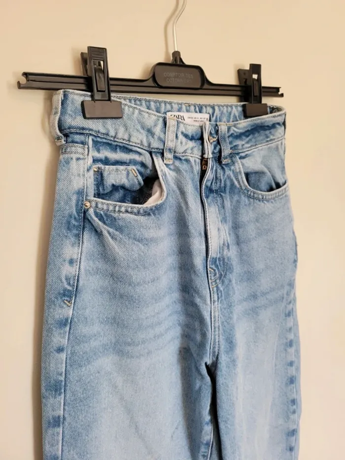 Jean bleu Mom Fit Zara - photo numéro 3