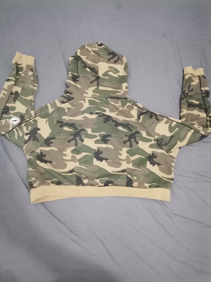 Pull crop top camouflage à capuche Jennyfer taille L - photo numéro 2