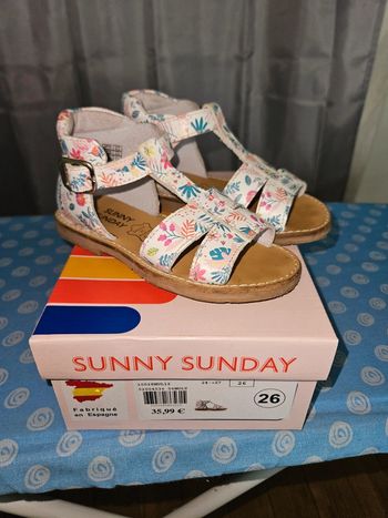 Sandalettes avec fleurs sunny sunday taille 26