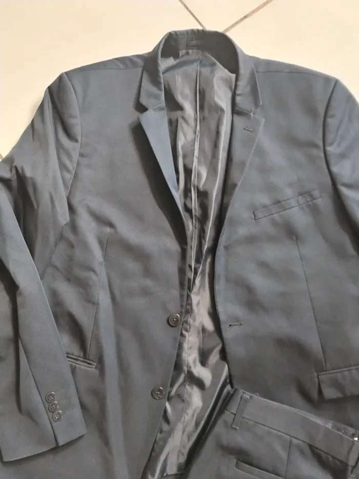 Costume kiabi veste 58 pantalon 46 - photo numéro 3