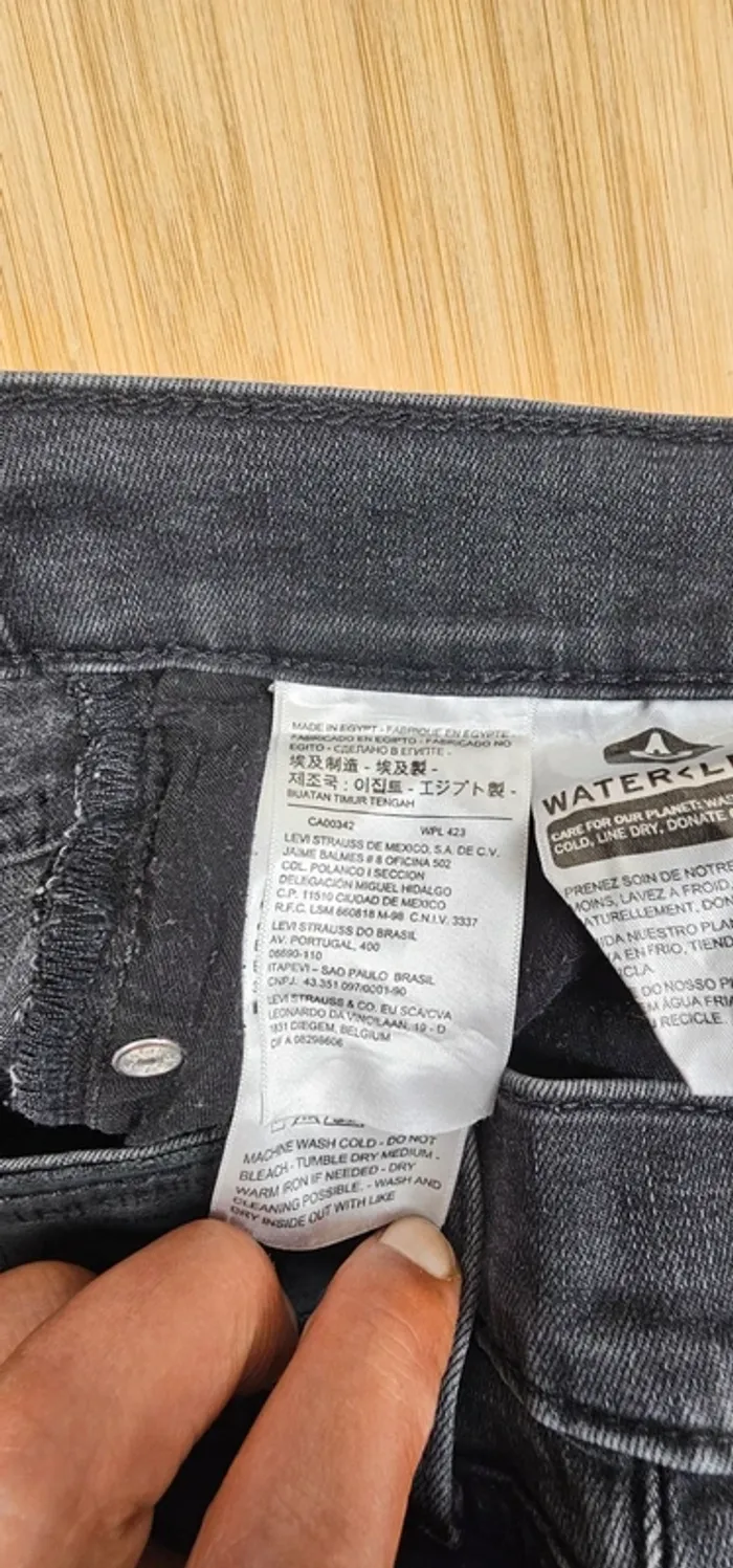 Levi's + patchs offerts 310. T:34/36 W30 L32 - photo numéro 14