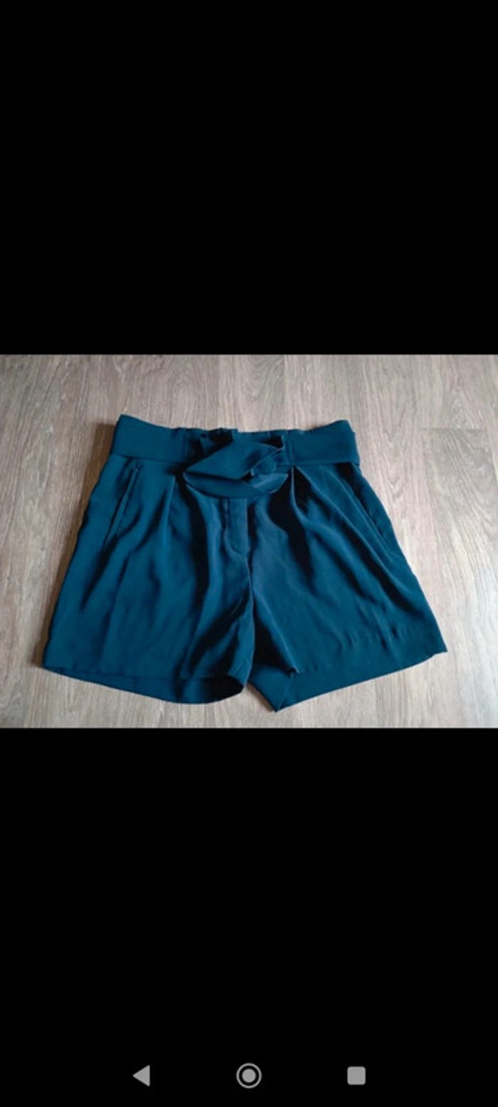 Short avec poches bleu marine 42