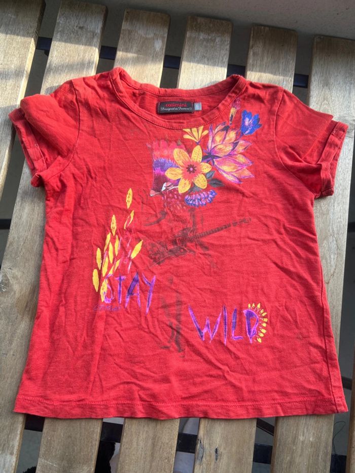 T-shirt manches courtes.