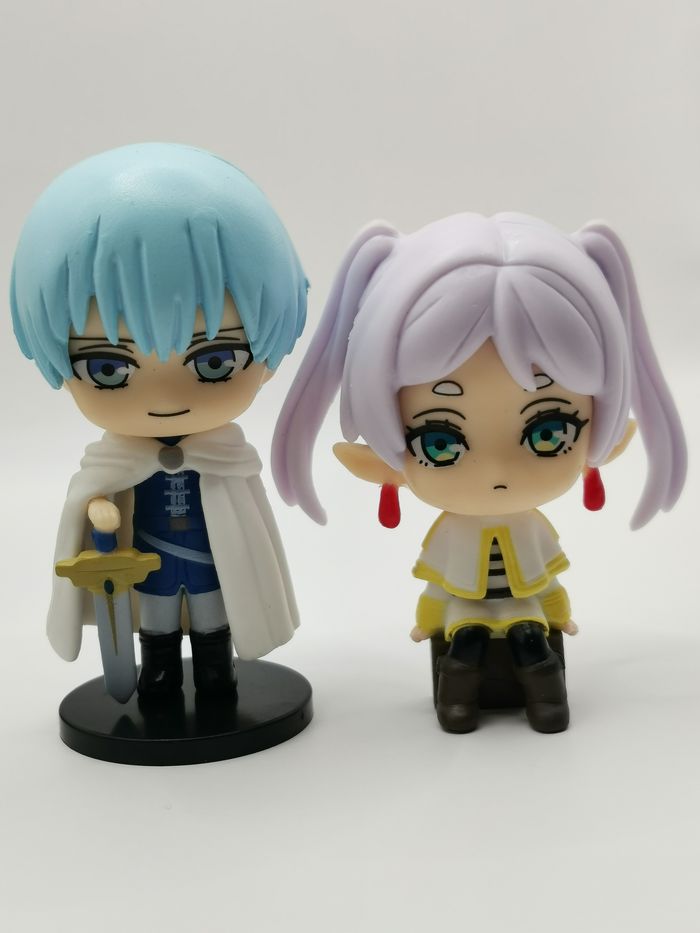Lot de 2 figurines Frieren: Himmel et Frieren