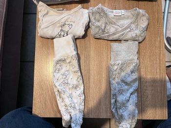 Lots 2 bodys manches longues et 2 leggings avec pieds