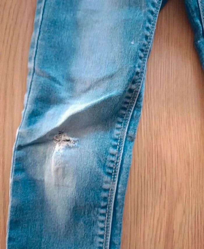 Jeans troué la halle 4 ans - photo numéro 3