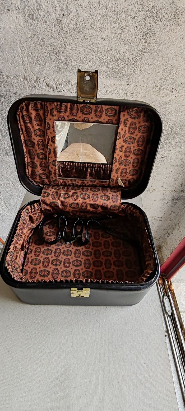 Vanity case rigide en cuir - photo numéro 5