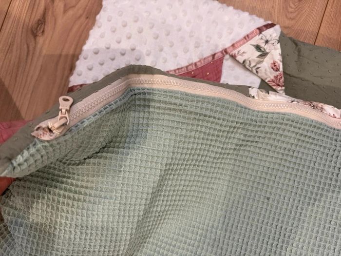 Joli tapis de jeu fait main TBE - photo numéro 5