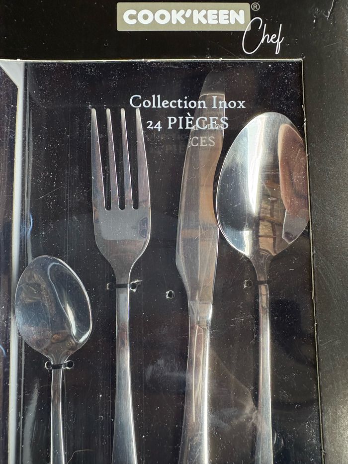 Coffret ménagère 24 pièces inox neuf