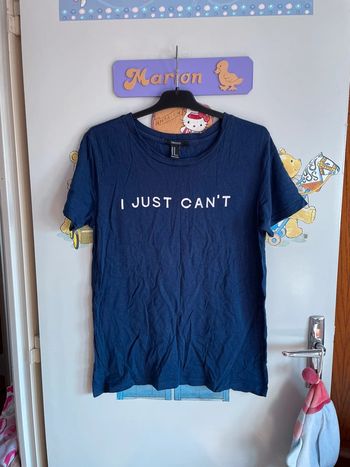 Tee shirt à manches courtes bleu marine à motifs, taille M, marque Forever 21.