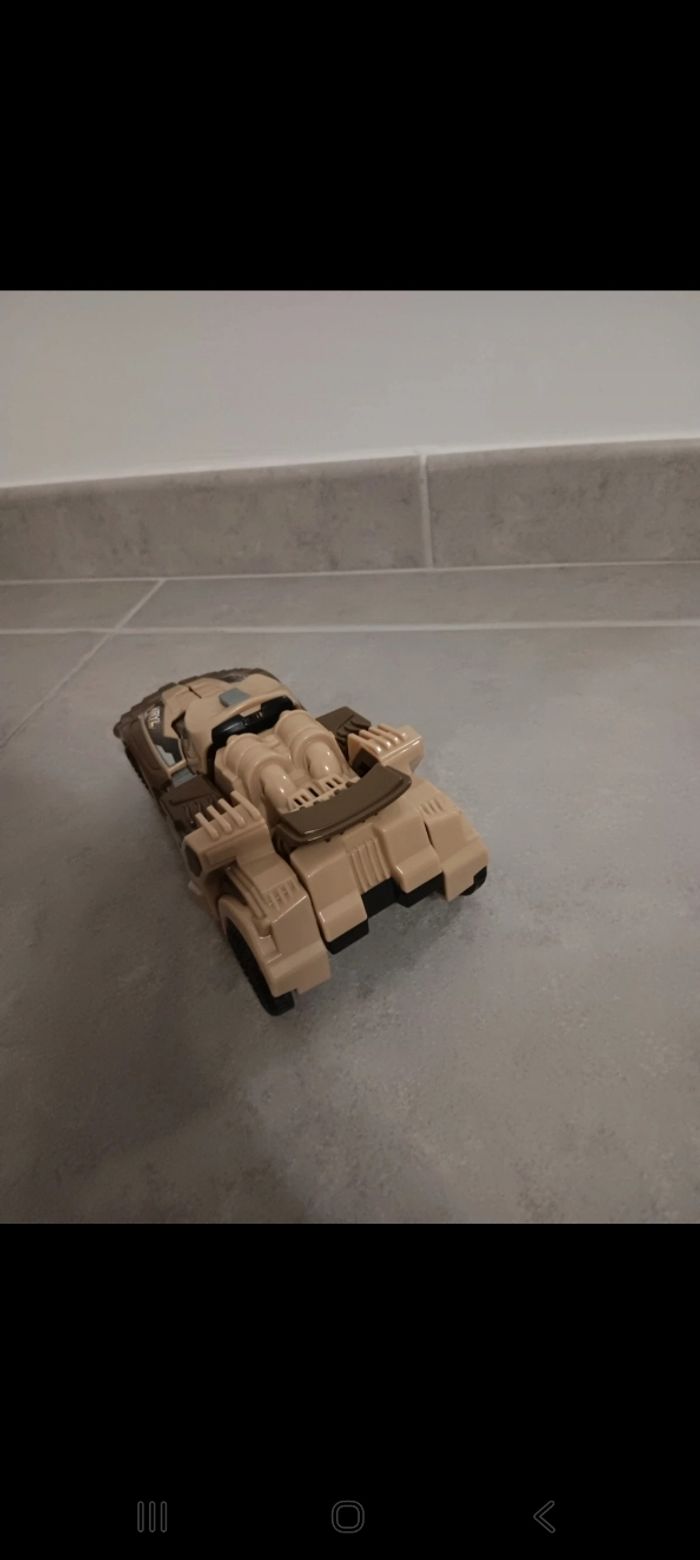 Transformer voiture singe parlant - photo numéro 8