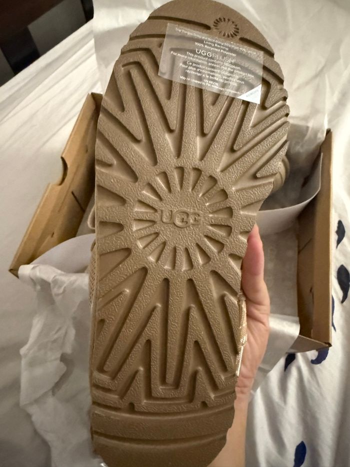 UGG femme 'Lowmel Sand » taille 36 eu authentique - photo numéro 7