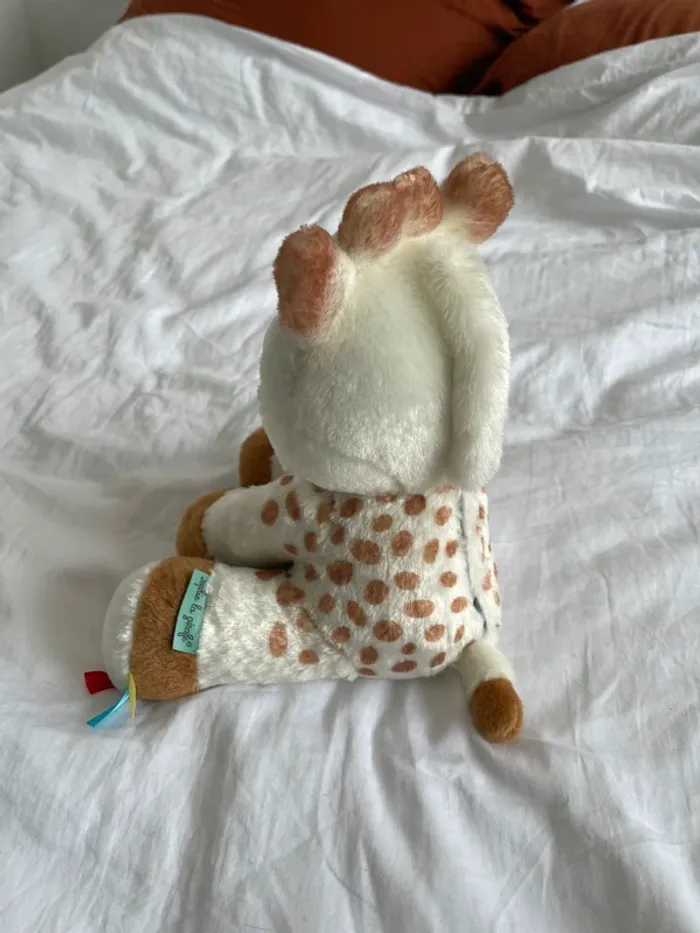 Peluche Sophie La Girafe touch and music Neuve - photo numéro 2