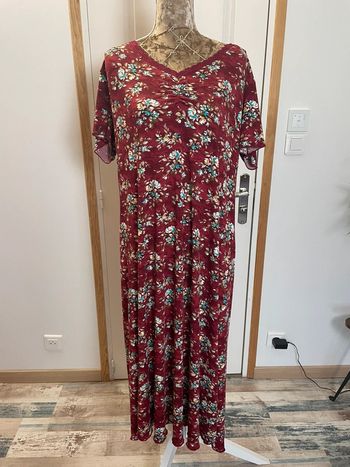 Robe rouge à fleurs – Femme – Taille XL – Longue, extensible, fluide et élégante
