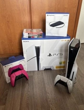 PS5 Standard CD + 2 manettes et support + casque et jeu- très bon état