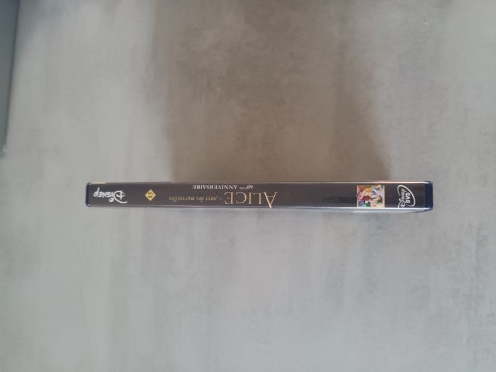 DVD Alice au pays des merveilles - Disney - neuf - photo numéro 3