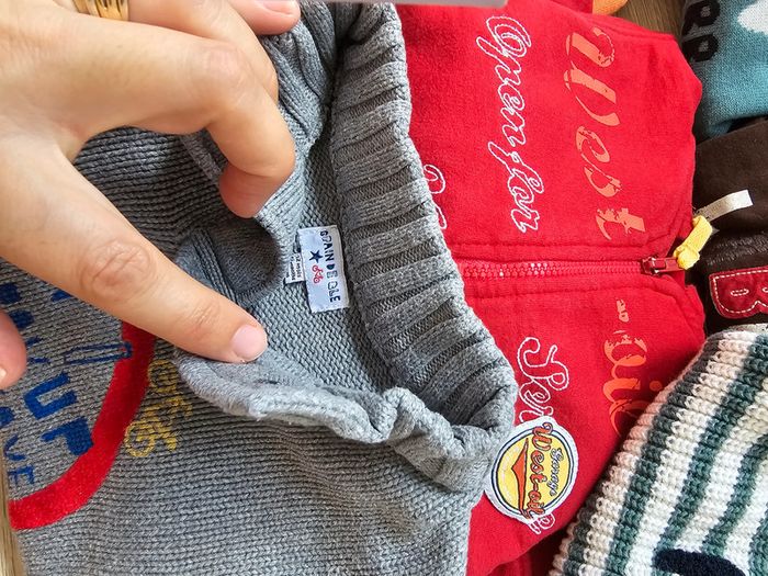 Lot 9 pulls 12 mois - photo numéro 4