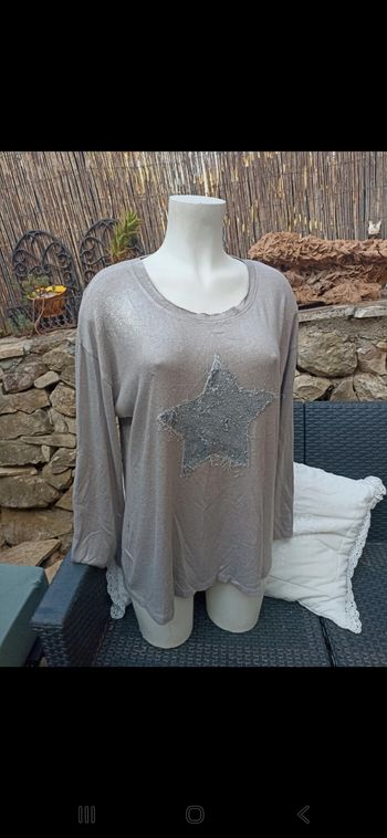 Beau pull fin et léger demi saison taille 42