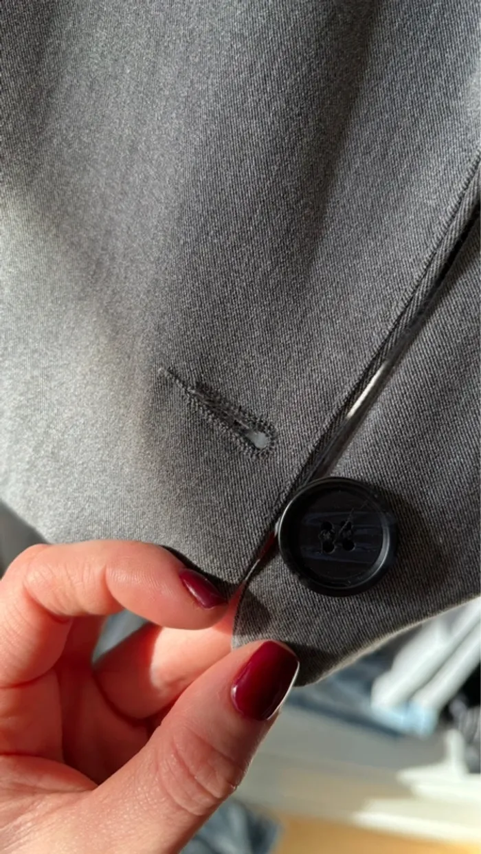 Blazer cropped gris à épaulettes - photo numéro 4