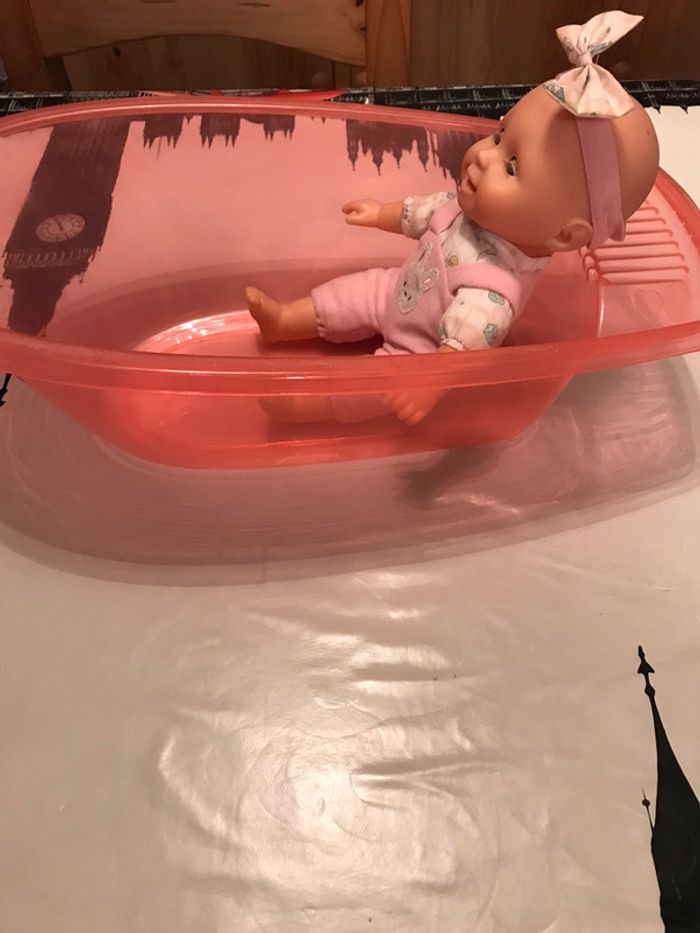 Baignoire avec poupon - photo numéro 2