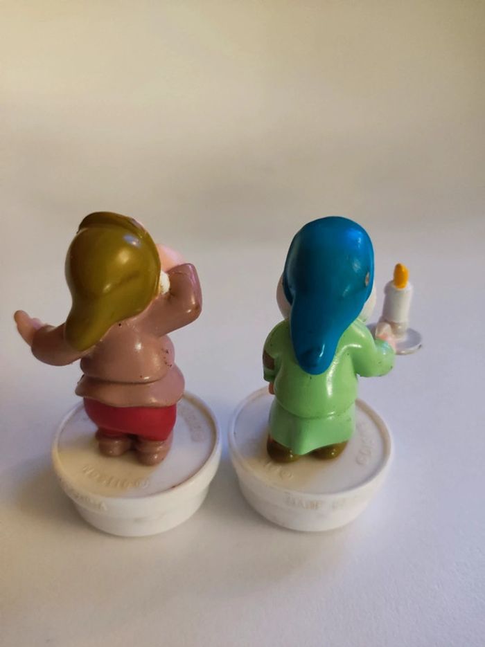 Lot 2 figurines nains atchoum dormeur Disney - photo numéro 2