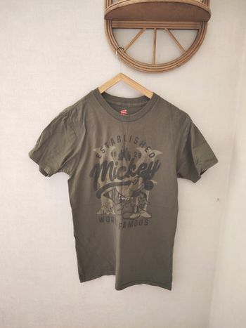 T-shirt kaki Walt Disney Mickey mouse parc Orlando floride

Taille s
Neuf jamais porté