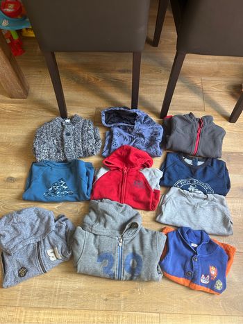 Lot de 10 pulls garçon 24 mois