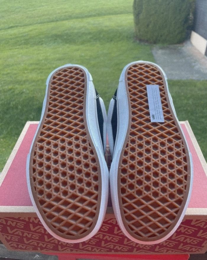 Vans Knu School noir & blanc – Taille 35  neuves - photo numéro 7