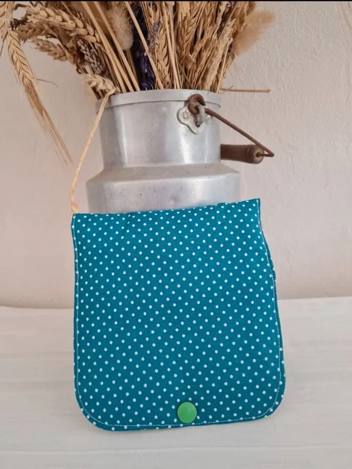 Étui pour ranger les serviettes hygiénique - photo numéro 2