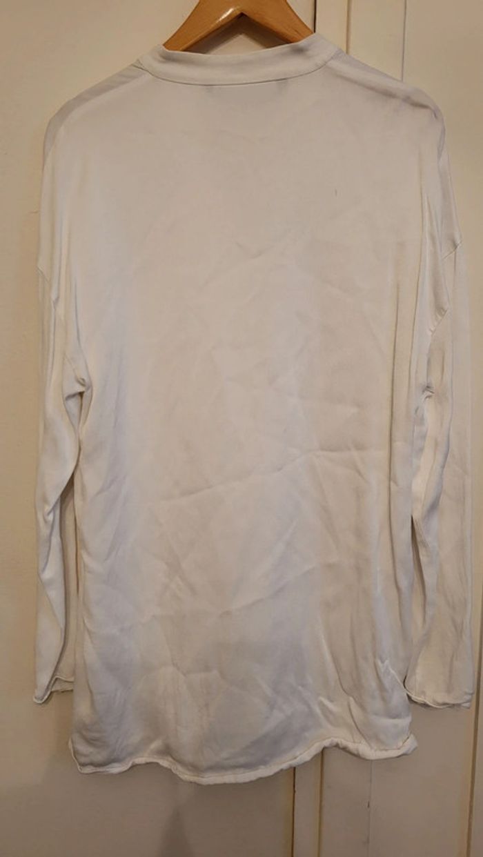 Blouse blanches boutons noirs - photo numéro 3