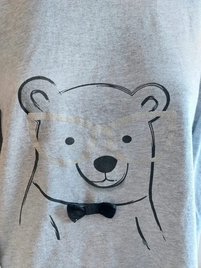 T-shirt gris avec motif ours - photo numéro 2