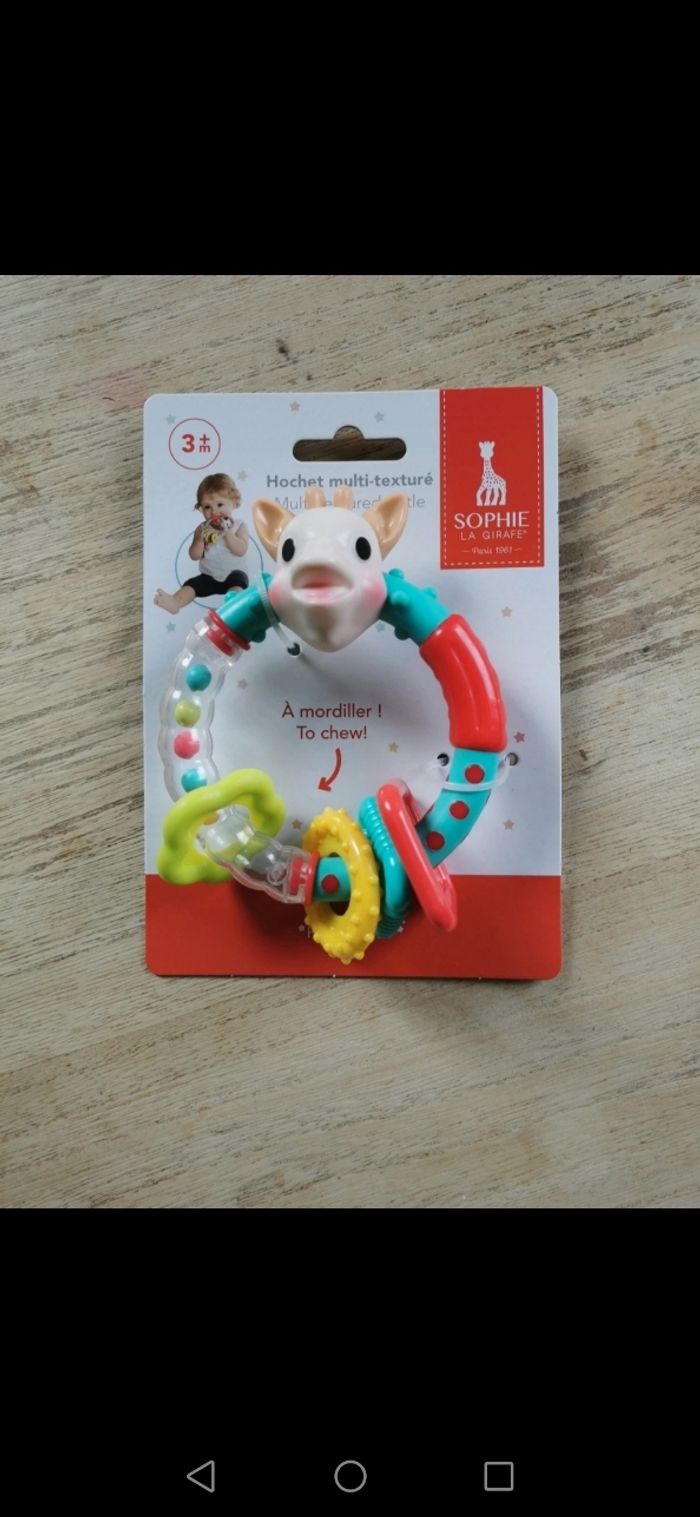 Hochet multi texturé à mordiller Sophie la girafe