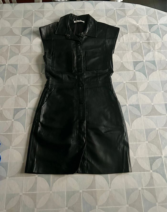Robe femme 34 / XS - Pull & Bear - en très bon état