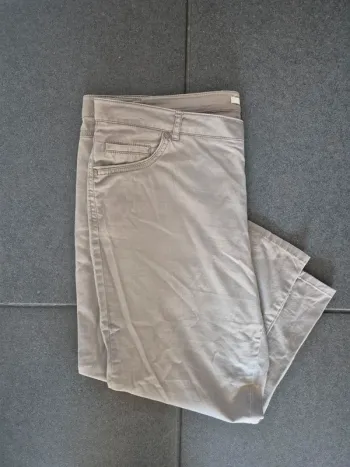 Pantacourt gris Taille 42 camaïeu