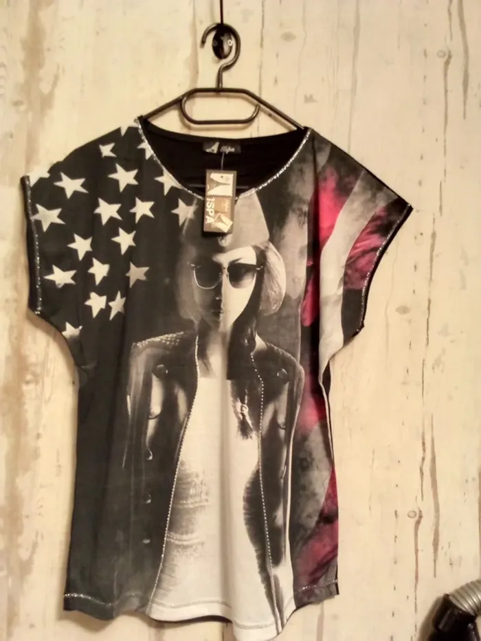 Tee short