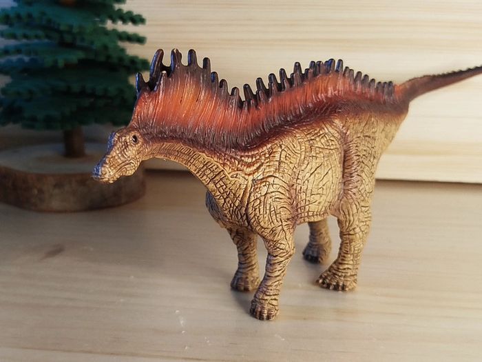 Schleich Amargasaurus Figurine dinosaure bordeaux et marron - photo numéro 2