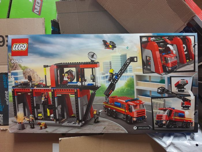 Lego city caserne des pompiers 60414 - photo numéro 2