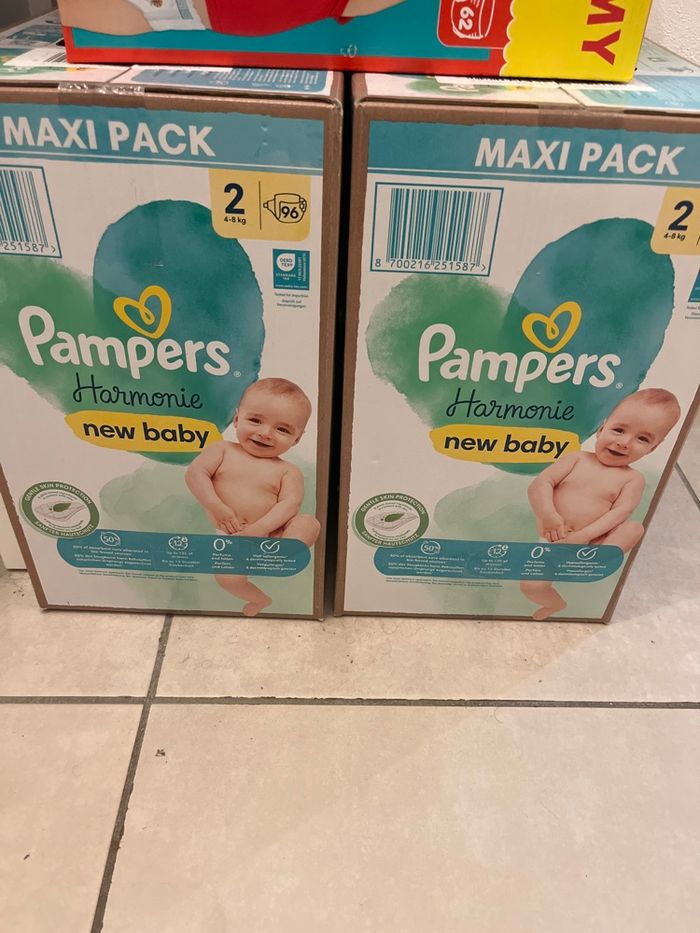 2 cartons couches t2 harmonie Pampers