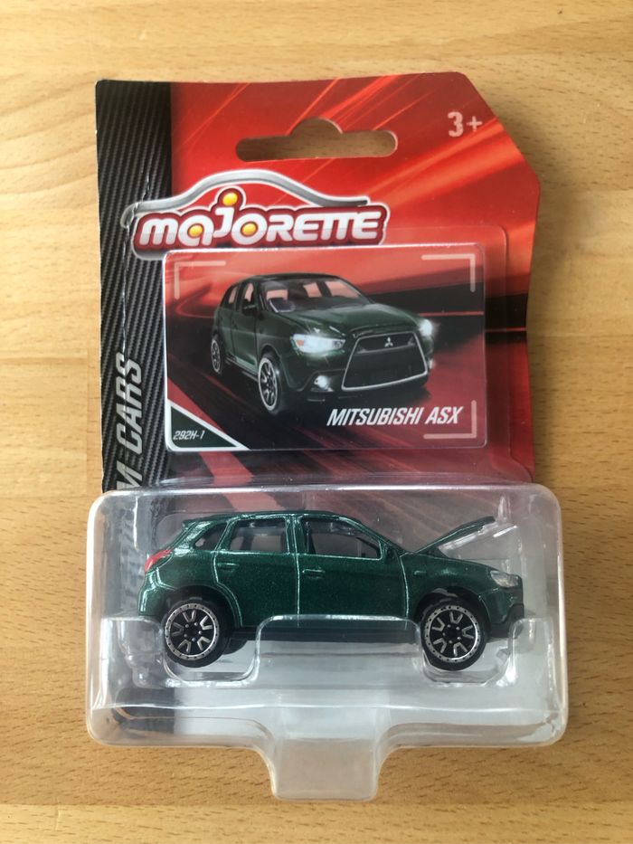 Miniature majorette Mitsubishi ASX 1/64