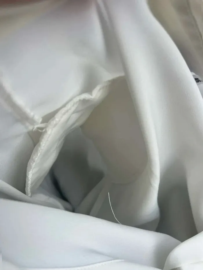 Chemise taille 46  blanche  épaulettes  rembourrés - photo numéro 5