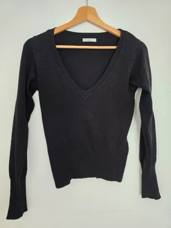 Pull noir col V