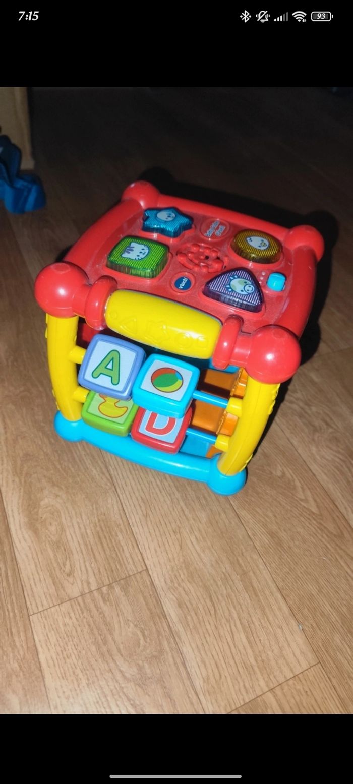 Baby cube d'éveil