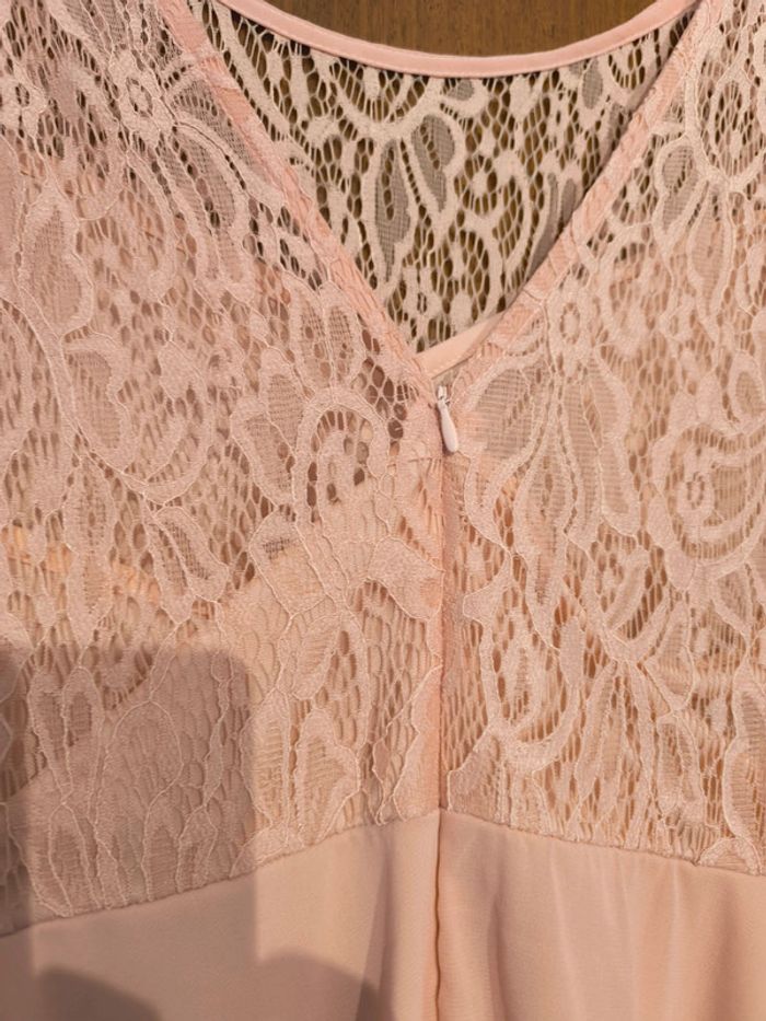 Robe rose bonbon sans manche avec dentelle - photo numéro 7