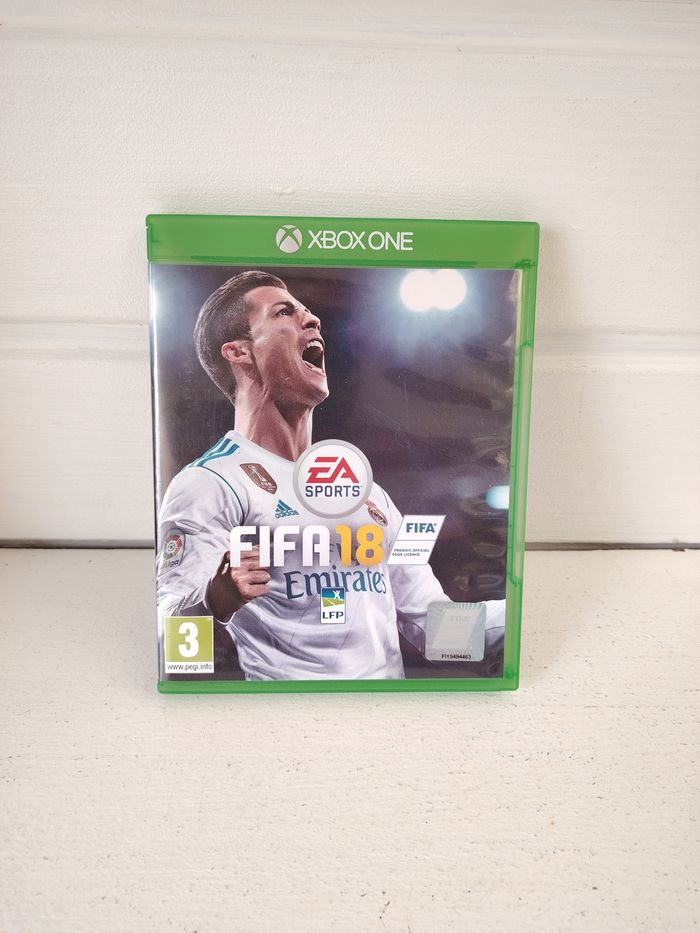 🎮 Jeu vidéo football Fifa 18 console Xbox one - photo numéro 1